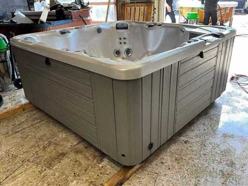 Caldera Spas Jacuzzi