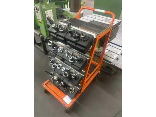 Chariot à outils, y compris supports SK40 