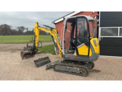 2493ae2e-918e-4e0d-8382-18646d91a647.mp4