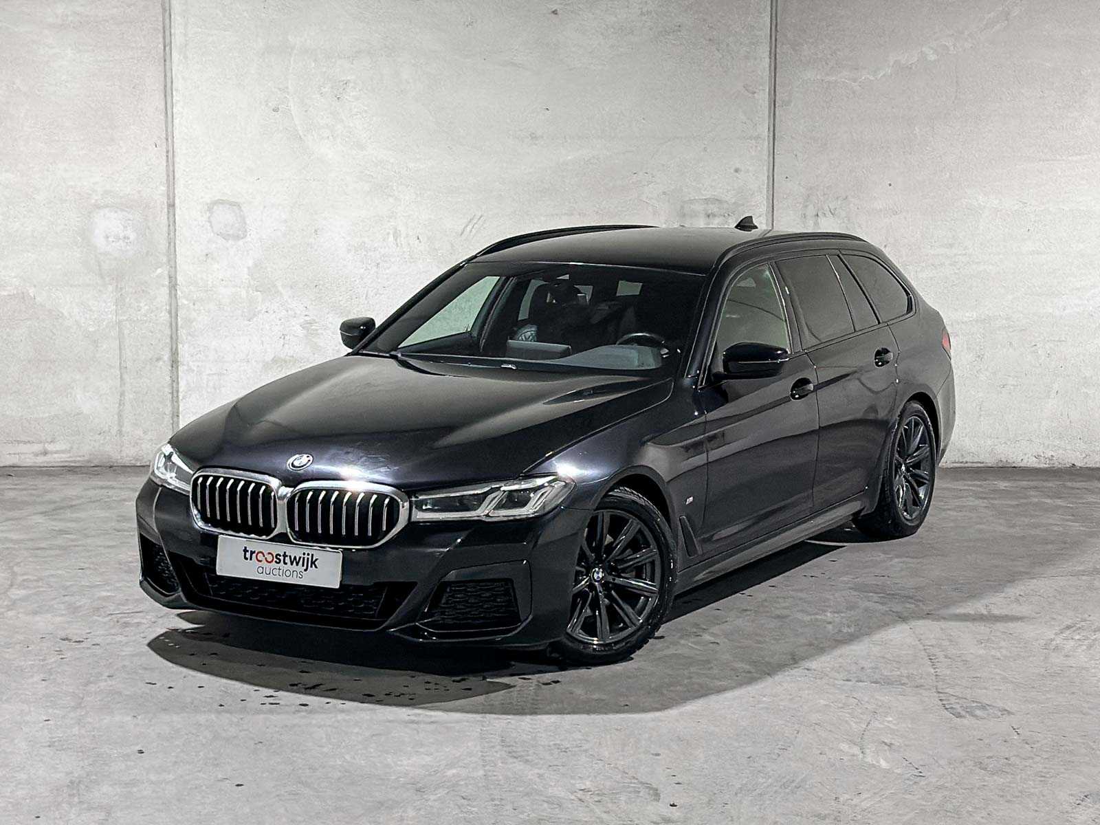 BMW 520i Touring High Executive Edition M-Sport 184pk 2021 (Origineel-NL) 5-Serie G31, L-194-JX
