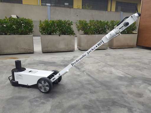 Pneumatic Crick 80 Tons