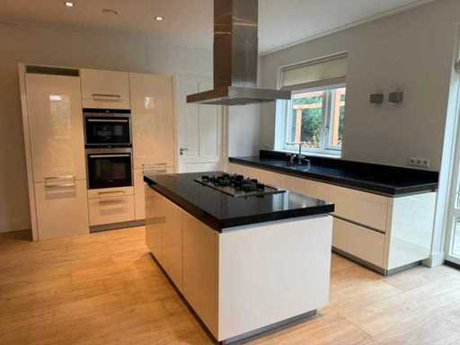 Keuken met apparatuur