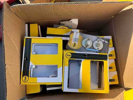 Batch of various door fittings Yale