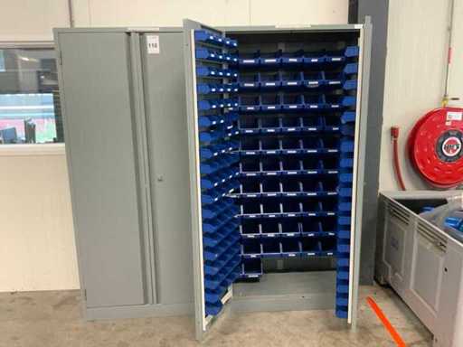Schrank mit Sortierbehältern (2x)