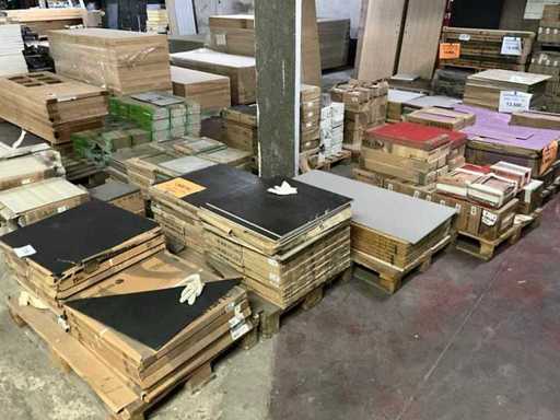 Partia różnych kafelków