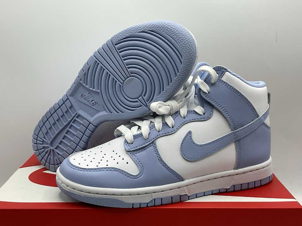 Nike Dunk High Damen Sneaker aus Aluminium 38