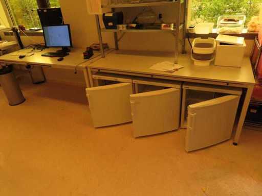 Work table (2x)
