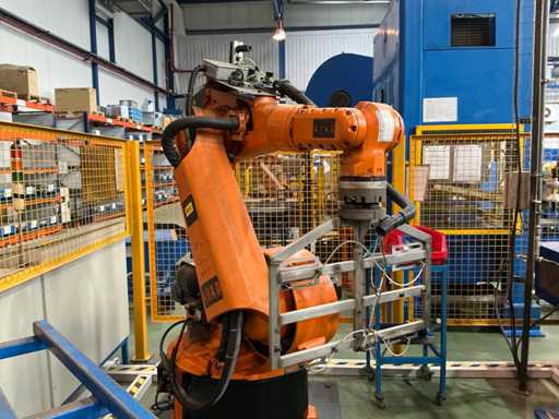 1999 KUKA KR 125/2 Industrial robot