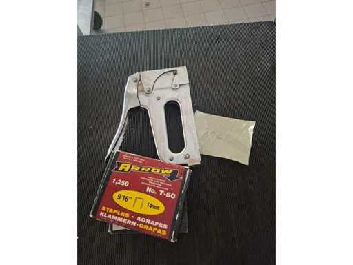 zware nietjesmachine incl reserve nietjes