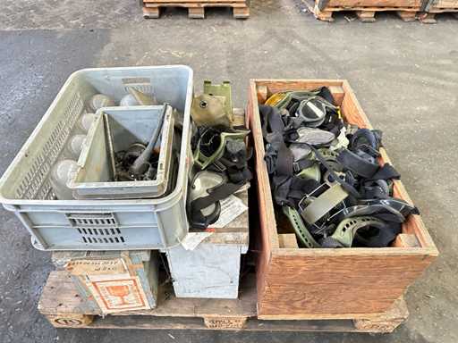 Lot de diverse echipamente militare