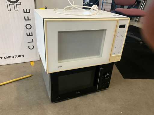 Various microwave ovens (2x)
