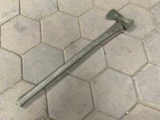 Axe (2x)