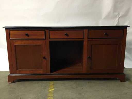 Zabytkowa szafka kredencka