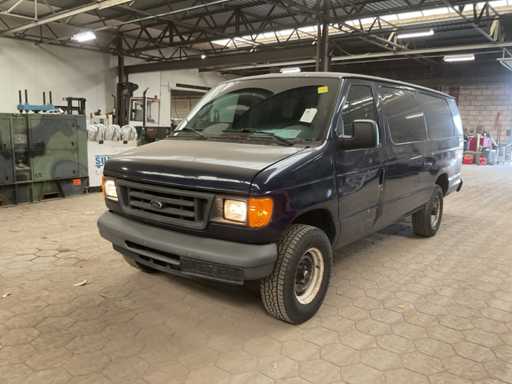 2007 Ford Bus Passenger Car