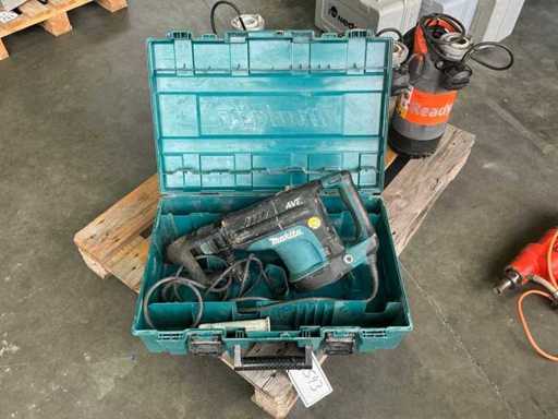 Makita HM1213C demolition hammer