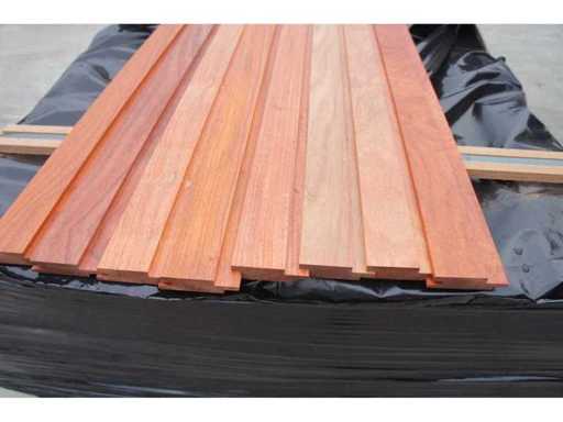 22.53 m² Padouk cladding