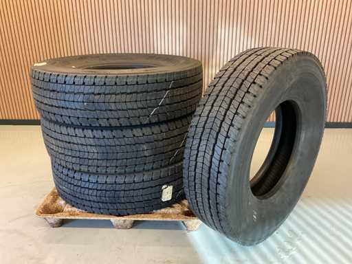 4x 315/80 R22.5 Bridgestone Retread Vrachtwagenband
