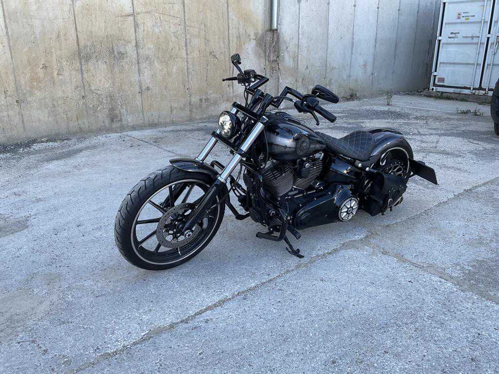 Harley-Davidson FXSB motorfiets