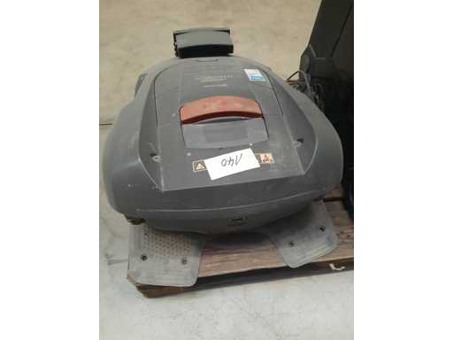 HUSQVARNA  230ACX Mähroboter