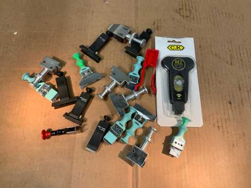 Weller, partia wkładek i narzędzi do wyciągania układu scalonego Facom