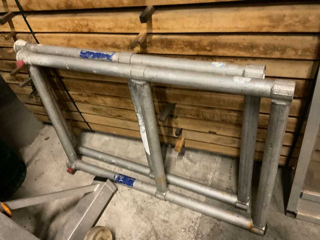 Handrail racks (2x)