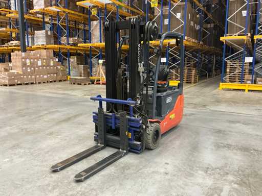 Toyota 8FBE20T elektryczny wózek widłowy 2023