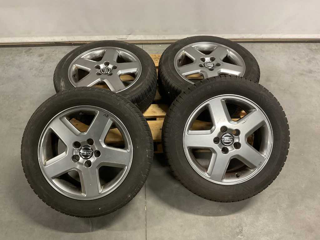 set of 4 Volvo Alloy wheels (from a V50 built in 2006)