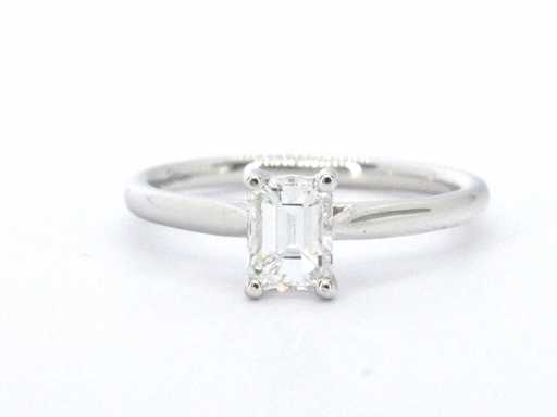 Witgouden ring 18 carat met emerald geslepen diamant GIA gecertificeerd