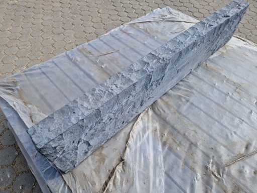 Plaza boordstenen van beton (ca. 48 stuks) 