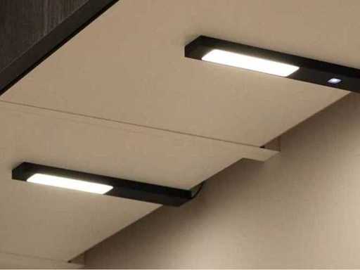 Éclairage LED sous le comptoir TVS