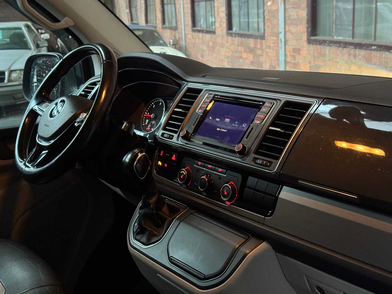 Volkswagen Transporter 2.0 TDI DSG 