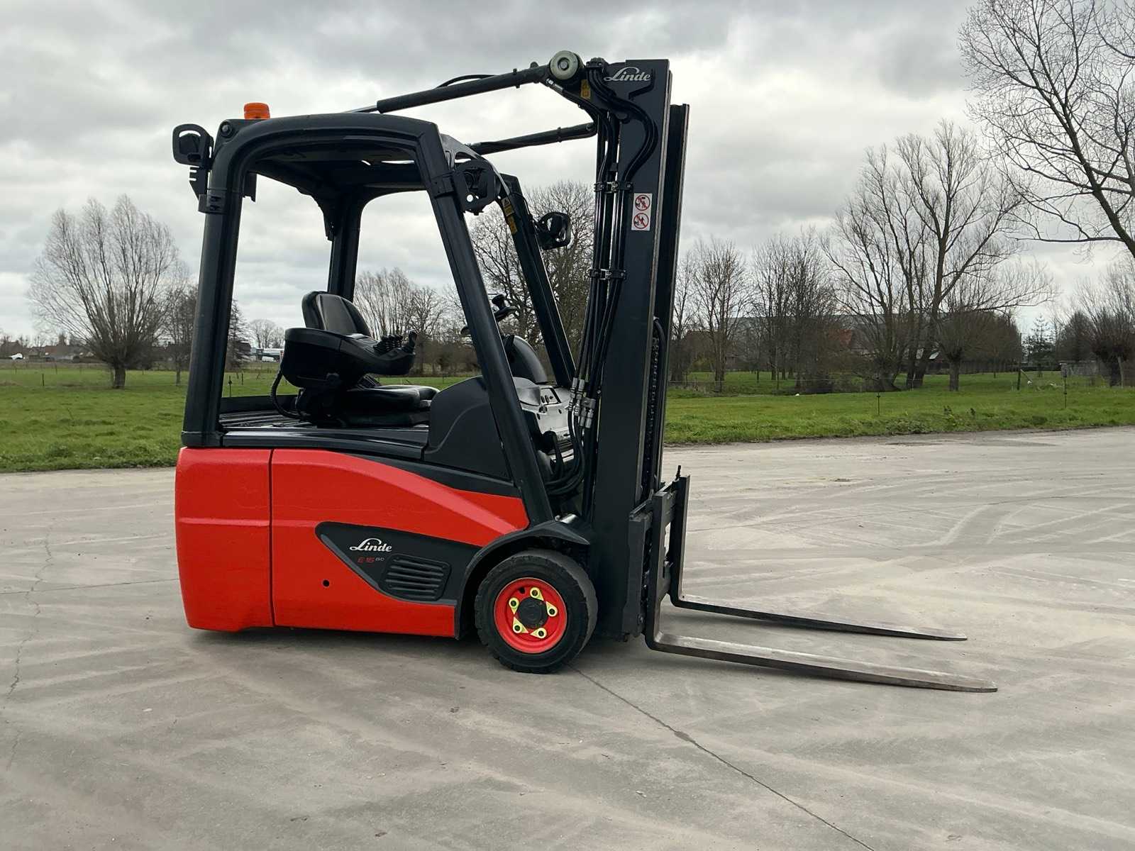 2018 Linde E16C Forklift