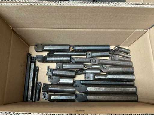 Batch of turning bar holders