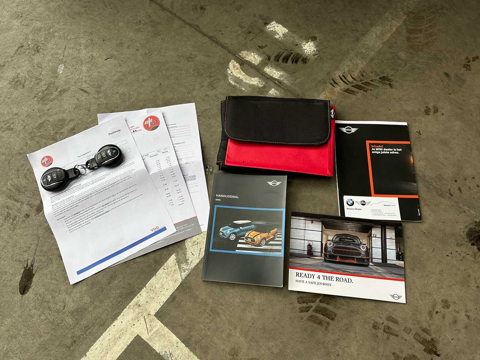 Mini Cooper 1.5 Business 136pk 2016 (Origineel-NL), KR-270-J