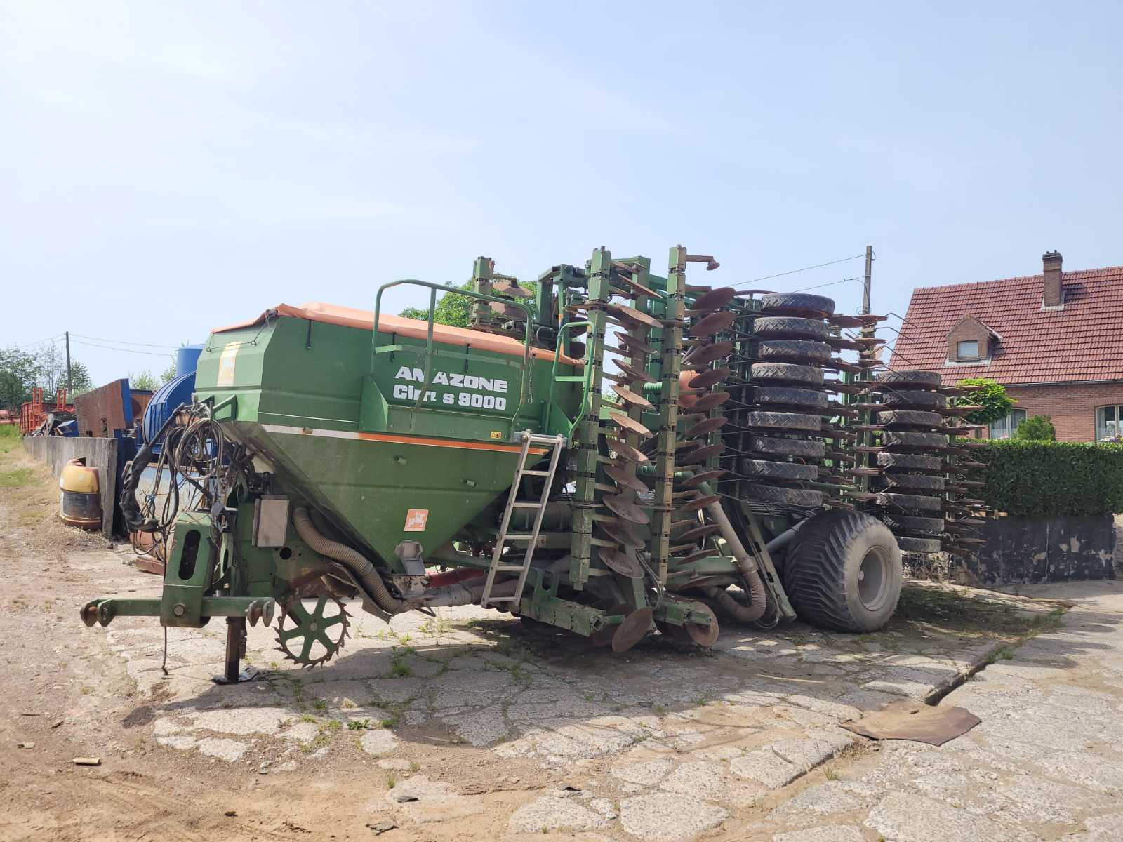 2002 Amazone Cirrus 9000 Seedbed Combination