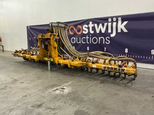 2004 Joskin 6880/32MAH Akker- en graslandbemester