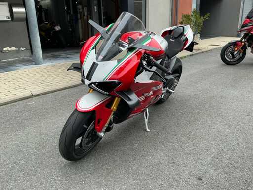 Ducati Panigale V4 Sp2 916 30 Year Edition Motorcycle