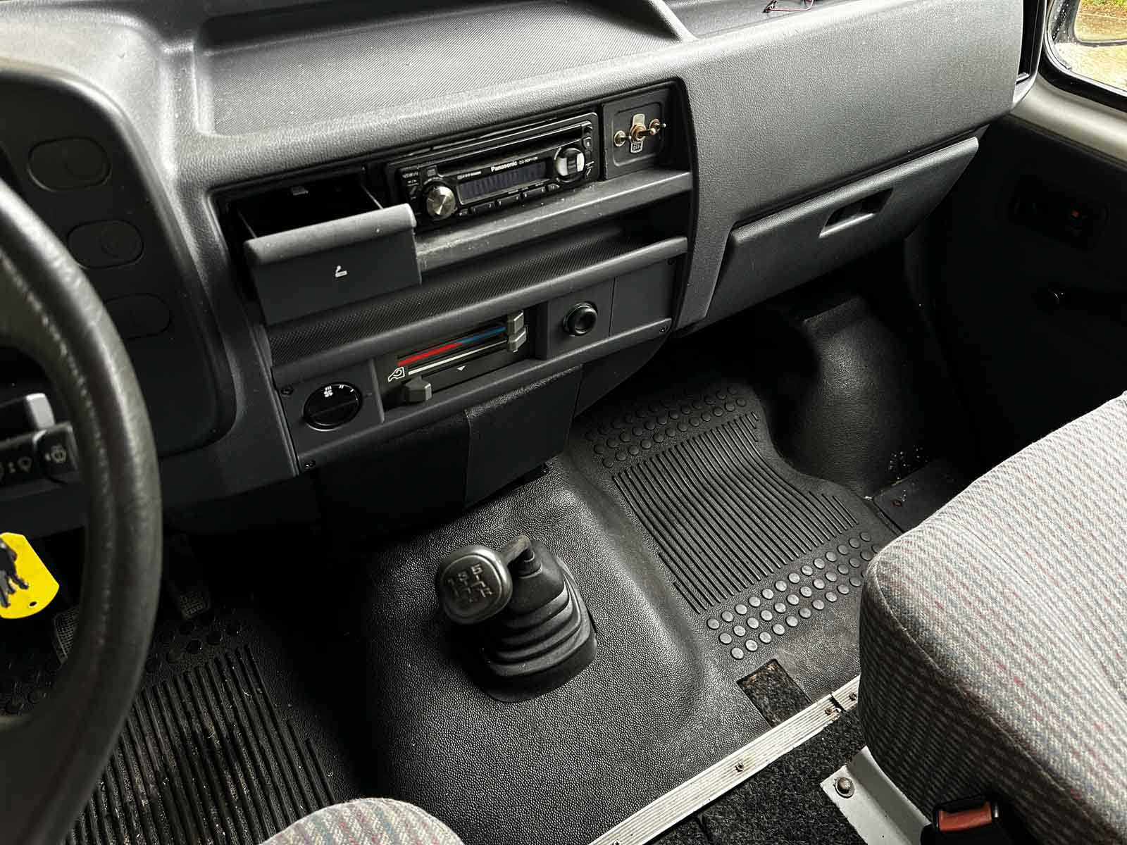 Ford Transit 100D KAMPEERAUTO 69pk 1992 Camper (Origineel-NL), DZ-NN-77