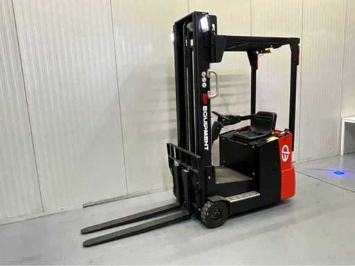 EP - EFS101 - Sit Stacker - year of manufacture 2023 - 7 hours - 3.3M - built-in charger