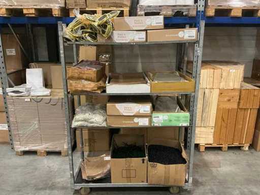 Partia różnych koszulek na kwiaty/etykiet cenowych/gumek itp