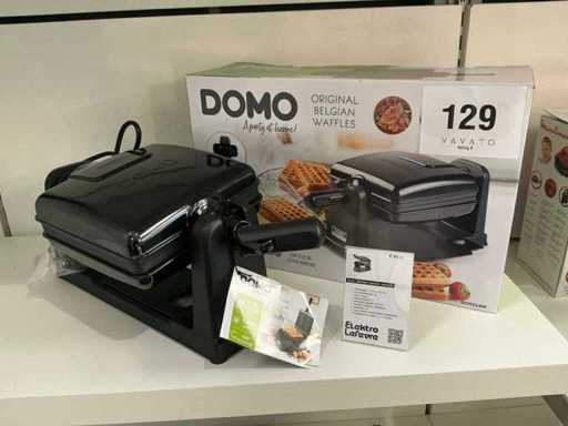 Domo Classic 4 Waffle Maker rotating