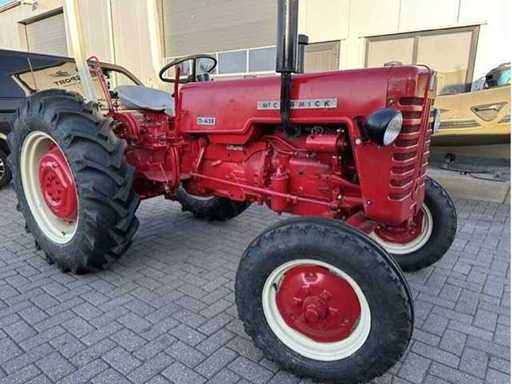 MC Cormick - D439 - trattore Oldtimer