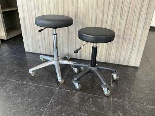 Tabouret sur roues (2x)
