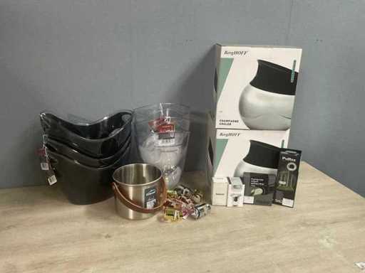 Diverse champagne koelers en afsluit doppen