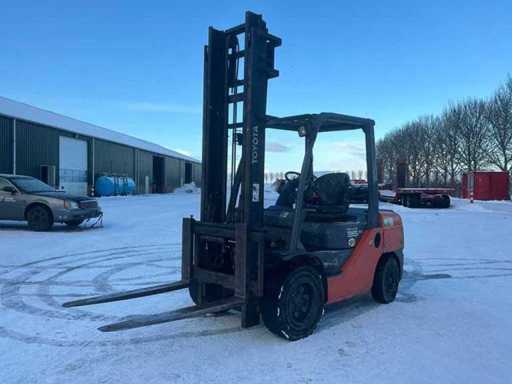 Toyota - 2008 - Tonero 35 - Forklift