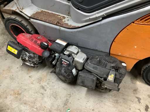 Motor Honda pe benzină (3x)