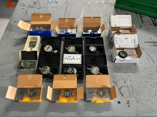 Lot of Digital Dial Gauges (16x)