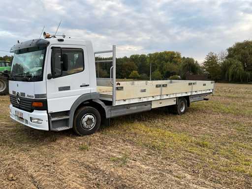 Mercedes-Benz 1023L Vrachtwagen