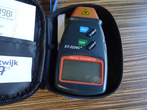 DT-2234C+ - Digitale tachometer