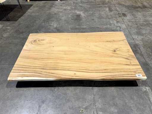 Trunchiul de copac suar pe masă 140 cm.